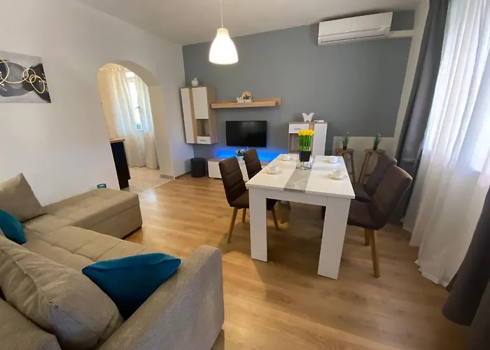 Dora Apartment